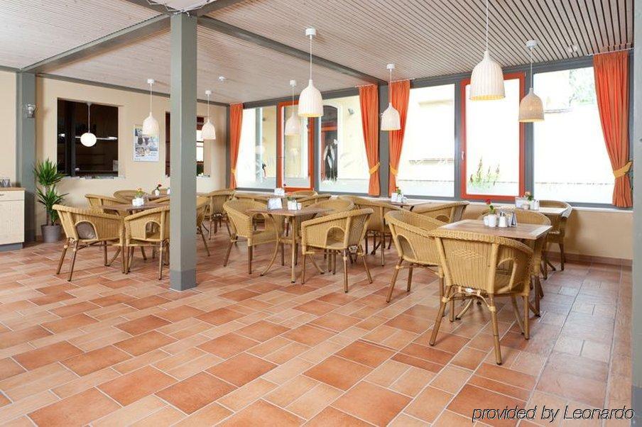 JUFA Hotel Weinviertel - Eselsmühle Seefeld-Kadolz Restaurante foto