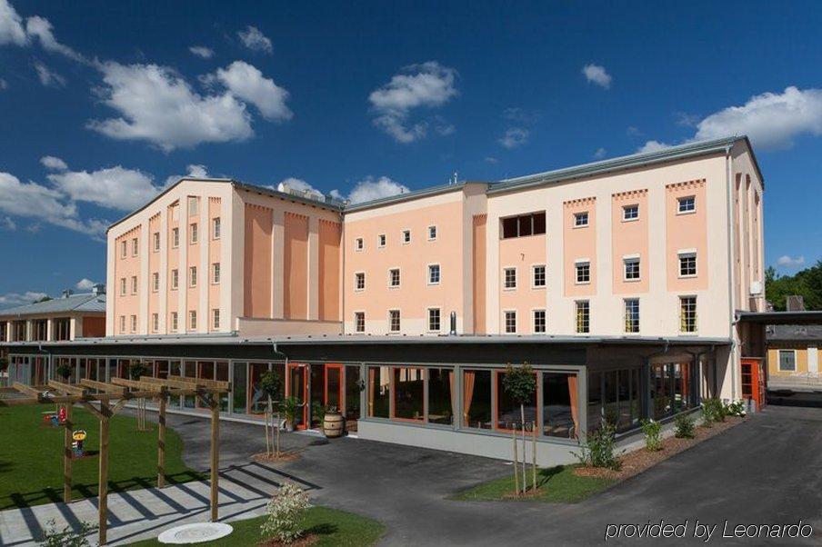 JUFA Hotel Weinviertel - Eselsmühle Seefeld-Kadolz Exterior foto